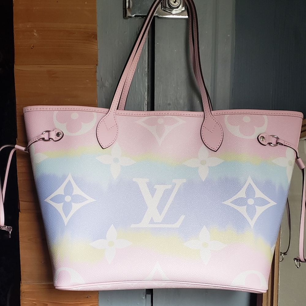 Louis Vuitton Escale Neverfull